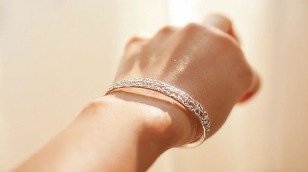 Les meilleurs bracelets en argent pour femmes à adopter